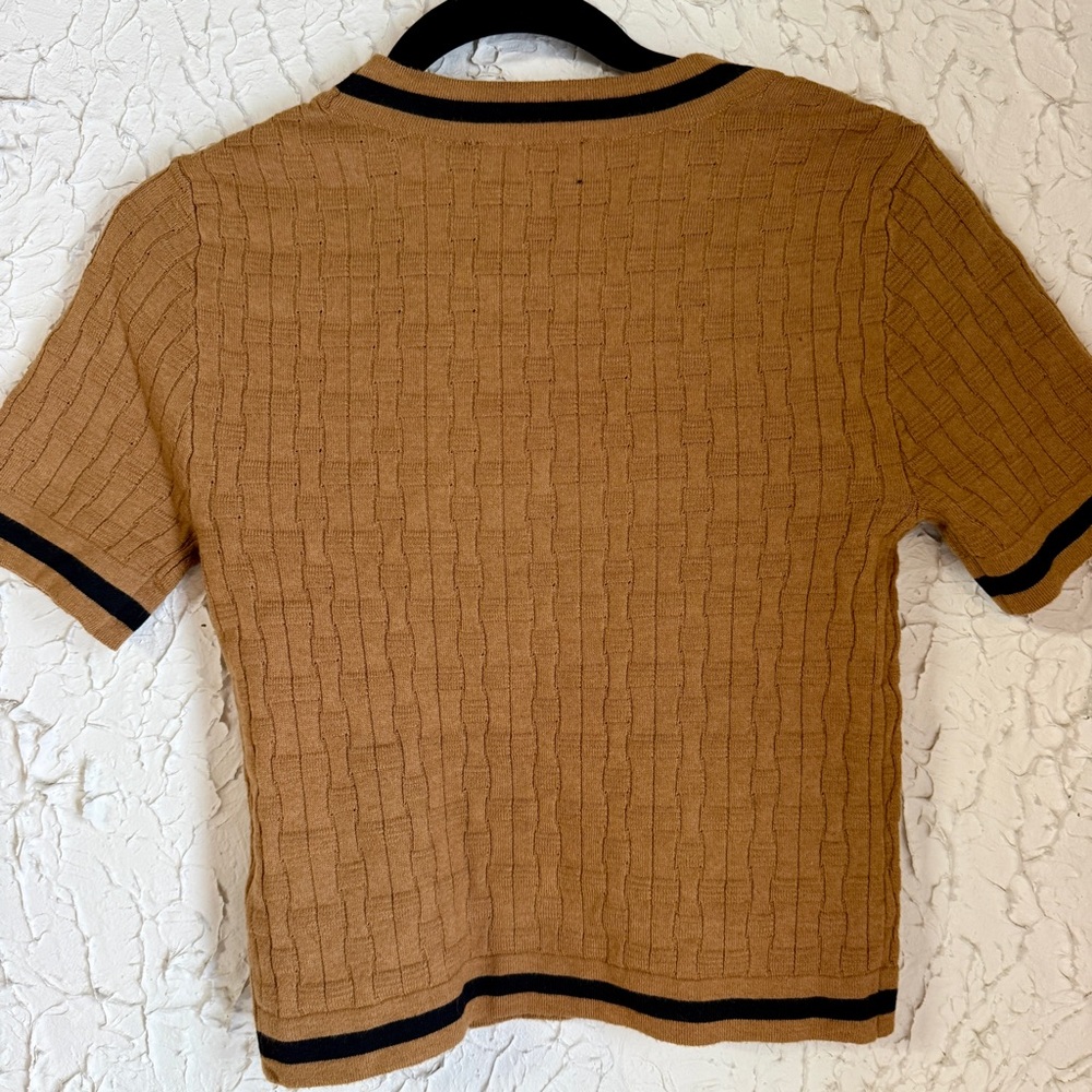 Ellen Tracy Tan and Black Ribbed Short Sleeve crop-Top - Picture 6 of 8